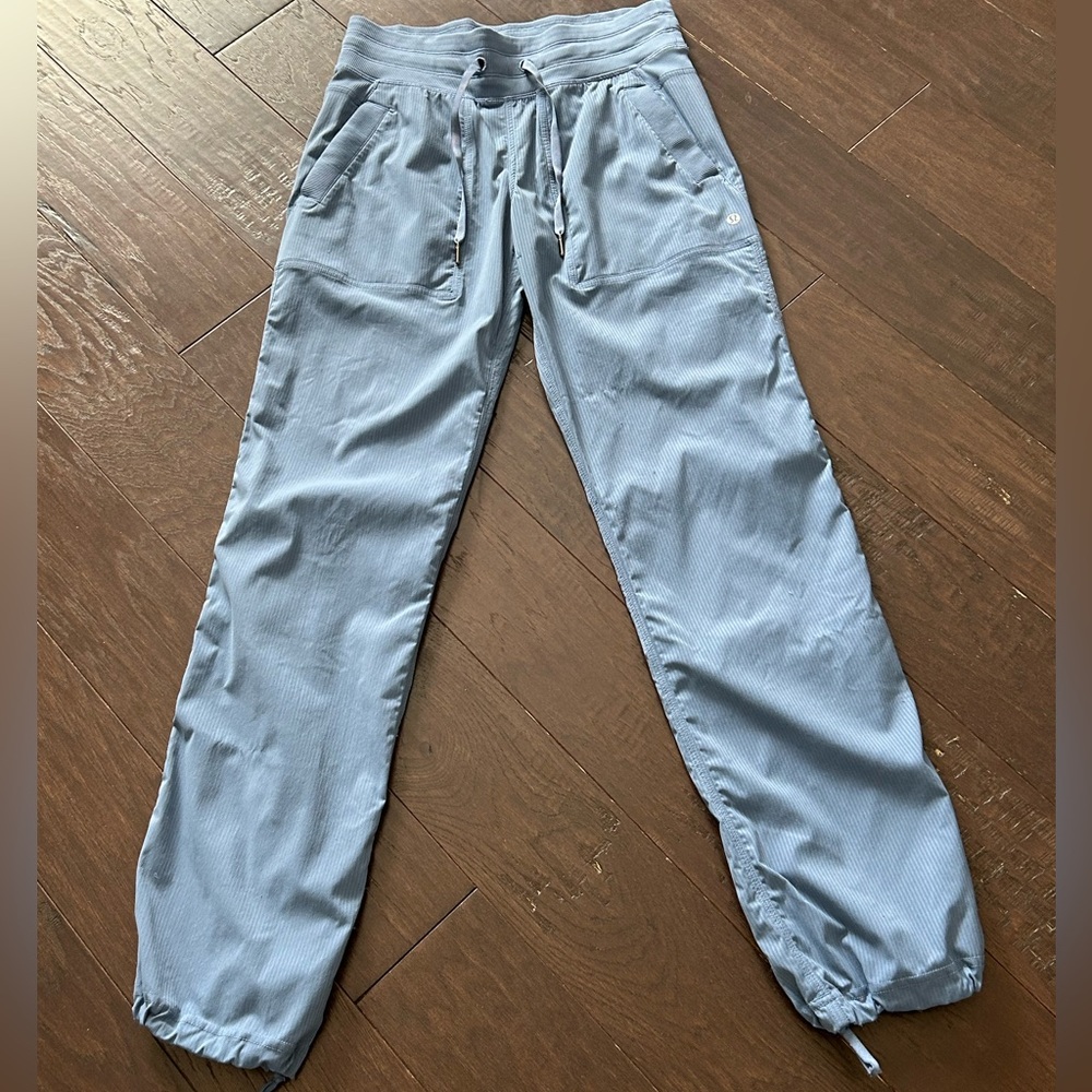 Lululemon Athletica size 6